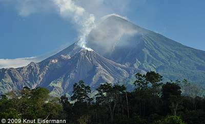 Santiaguito volcano. Photo copyright Knut Eisermann
