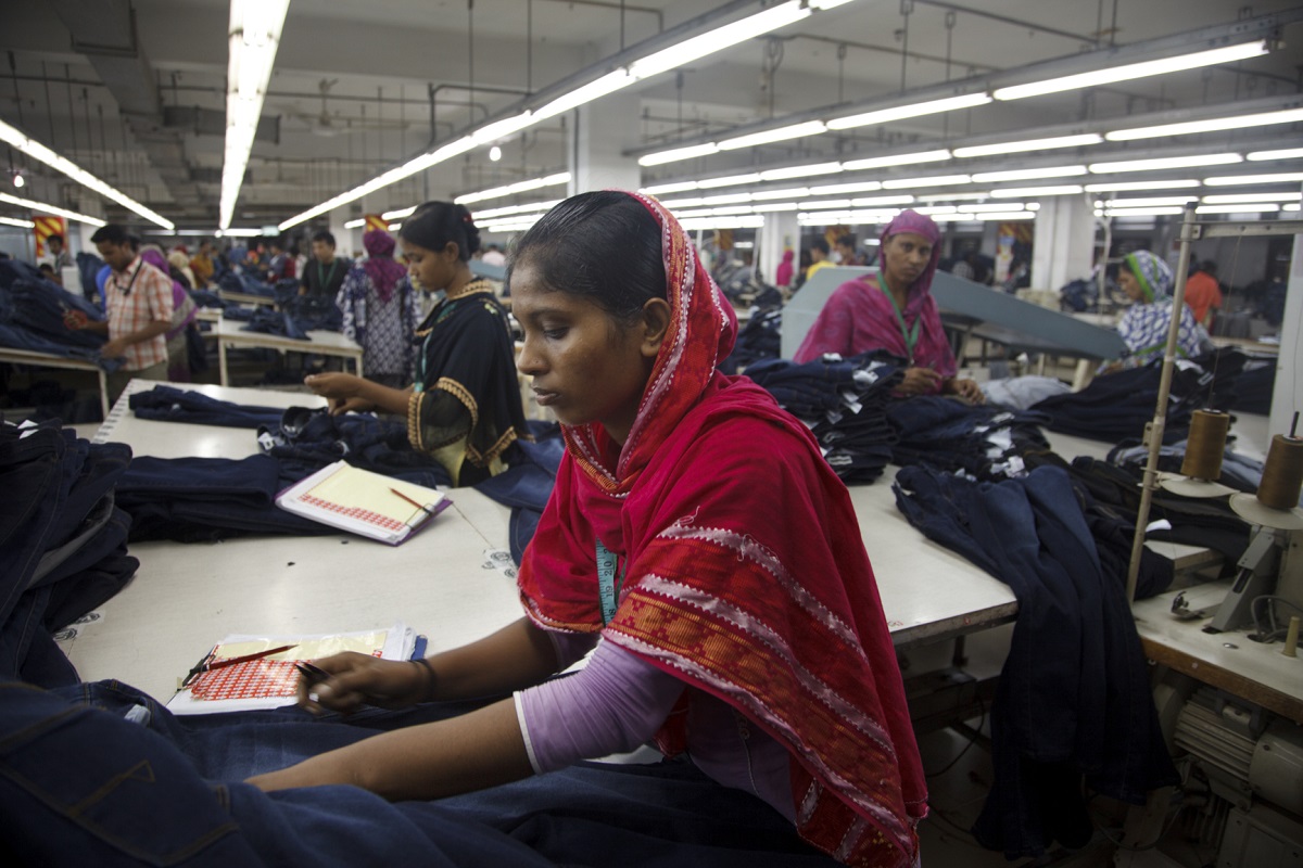 Workers in a garment factory in Bangladesh | Photo: M Hartog